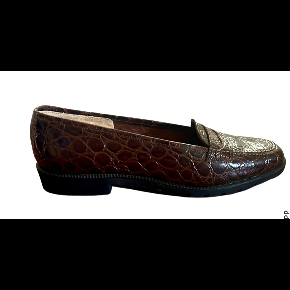 Salvatore Ferragamo, crocodile skin, brown color, kids shoe, size 4.New, no box.